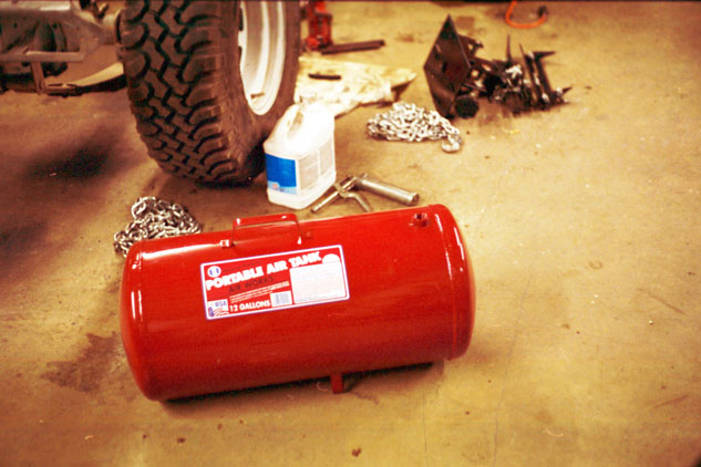 Here's the tank after I took the original fitting off